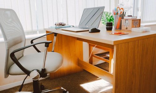 Sådan finder du det rette skrivebord til dine behov
